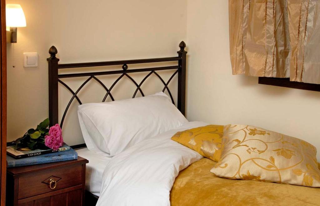 Dryas Guesthouse Polydrossos Room photo